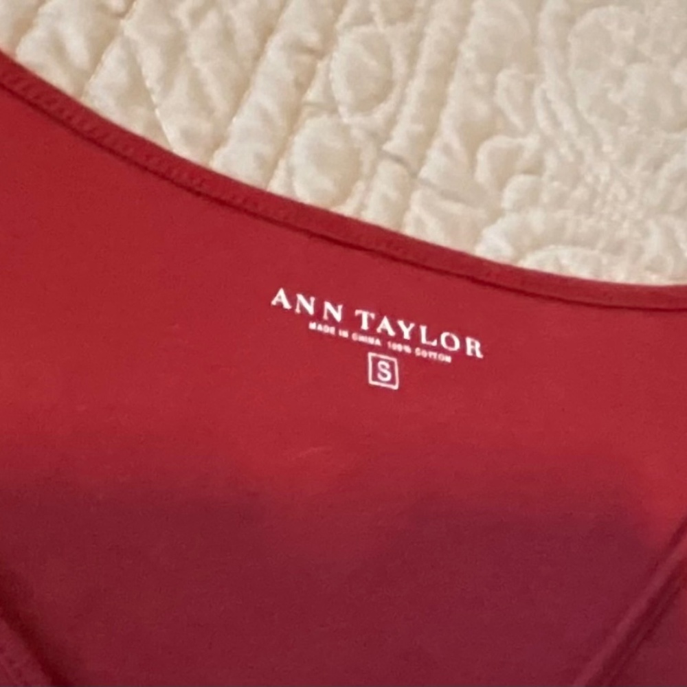 Red Ann Taylor V Neck Top, Size S,
